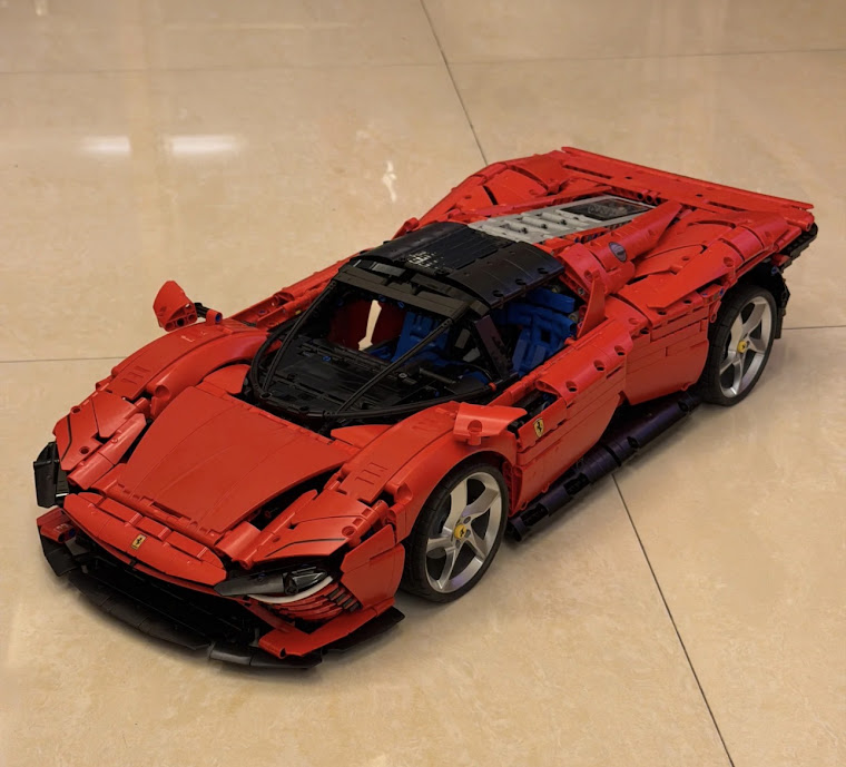 LEGO Technic Ferrari Daytona SP3 42143 - 3
