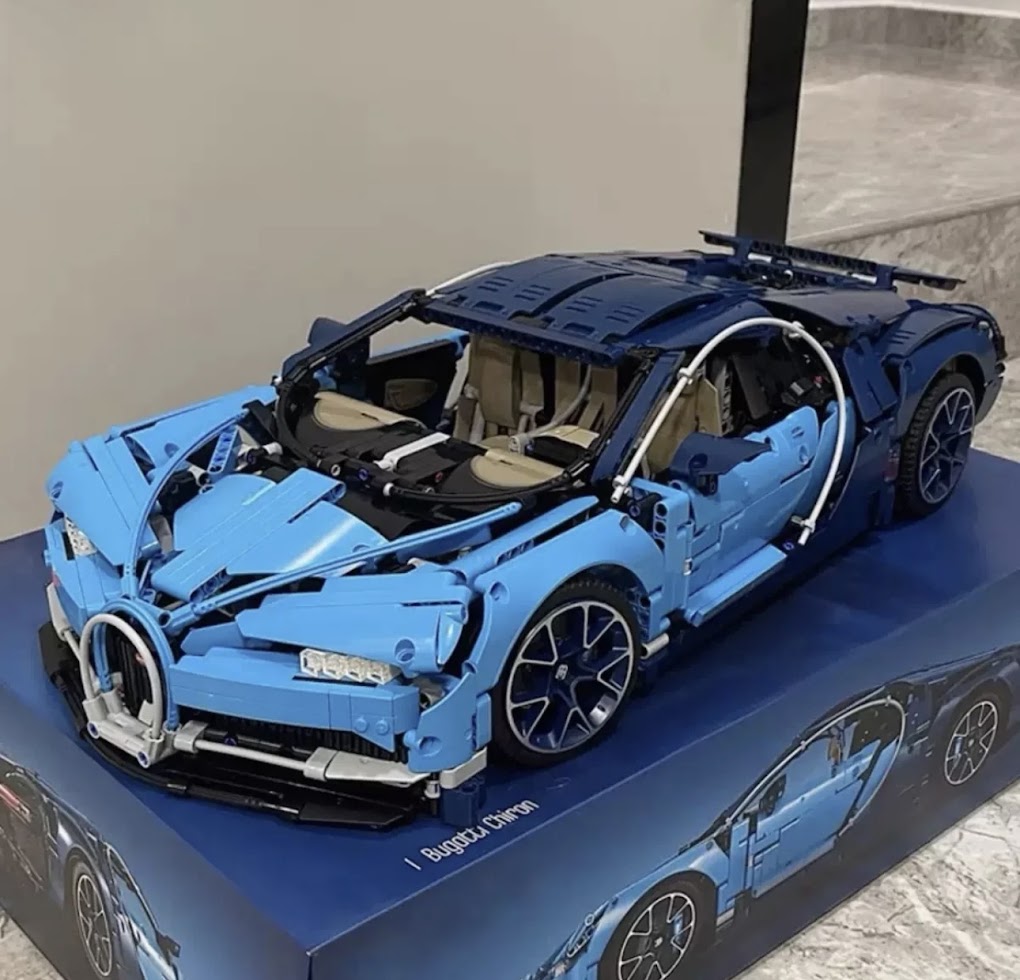 LEGO Technic Bugatti Chiron 42083